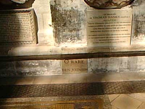 18 квадратных дюймов – именно столько земли для погребения удалось выпросить перед смертью у короля Карла I поэту Бену Джонсону в 1637 году