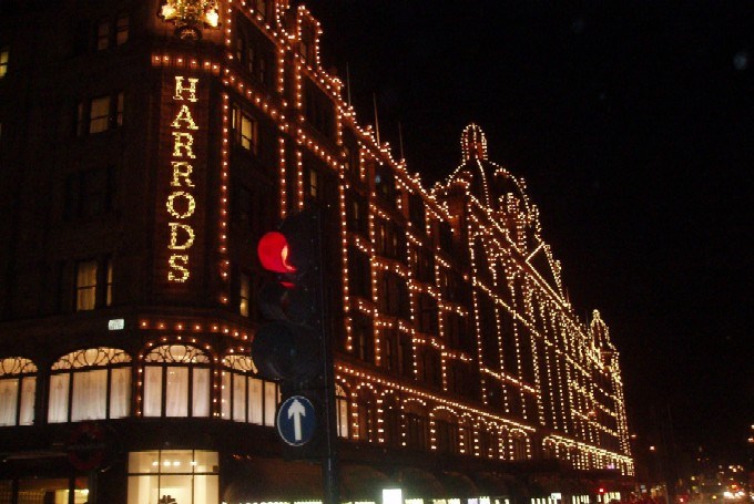 «Харродс» — один из символов Лондона. Это самый большой по площади универмаг в мире. 