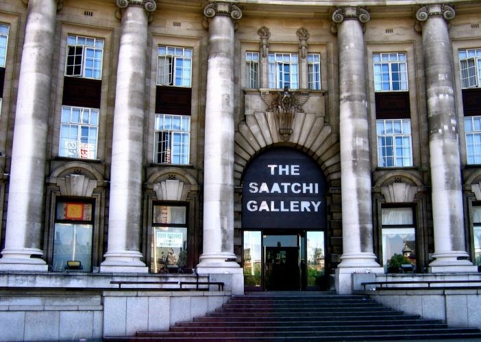 Скандально известная лондонская галерея Саатчи (The Saatchi Gallery) представляет экспозиции современных художников, творчество которых не оставляет равнодушным. 