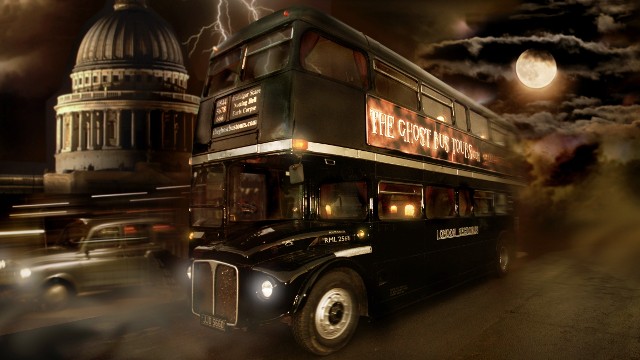 Темной-темной ночью черный-черный автобус отправляется в мрачную-мрачную автобусную экскурсию The Ghost Bus Tour — навстречу привидениям.