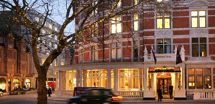 Мейфэр был и остается лондонским центром развлечений и шопинга. 