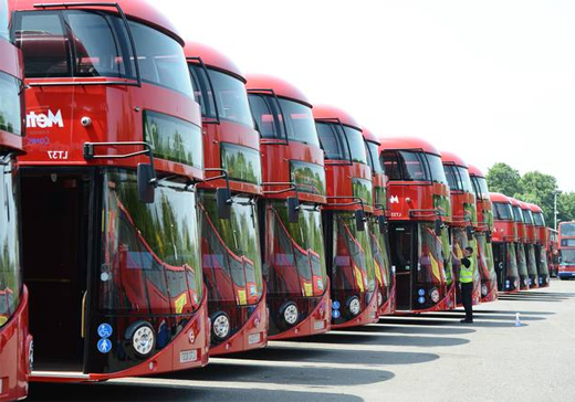 Завтра в Лондоне начинает функционировать первый автобусный маршрут, который будет укомплектован исключительно новыми 
