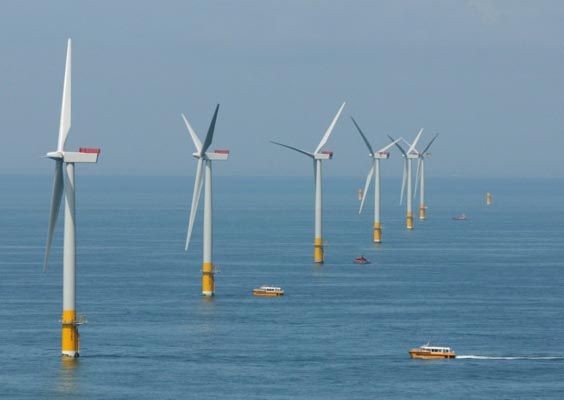 На восточном побережье Англии в 23 км от побережья Суффолк был официально открыт второй по величине ветропарк.