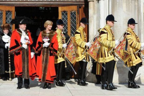 Лорд-мэром Лондона выбрана женщина — второй раз за 800 лет. Фиона Вулф, партнер юридической фирмы CMS Cameron McKenna, стала 686-ой главой лондонского Сити. 