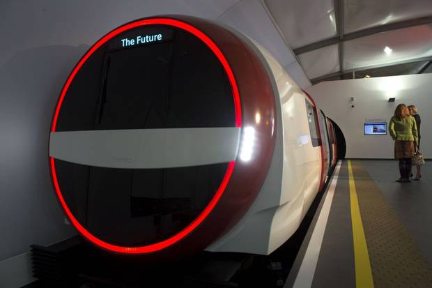 . Компания Сименс продемонстрировала поезд Inspiro, каждый вагон которого стоит 1 миллион фунтов, желая получить заказ от мэра Лондона на приобретение таких поездов.