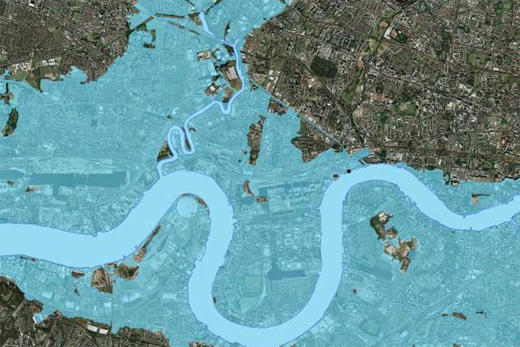 Барьеры Темзы спасли Лондон от возможных последствий наводнения, вызванного приливной волной
