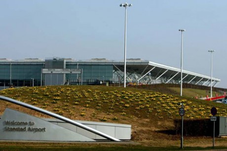 Задержки в аэропорту Станстед: система посадки дала сбой