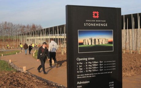 Новый туристический центр в Стоунхендже готовится открыть свои двери в среду.