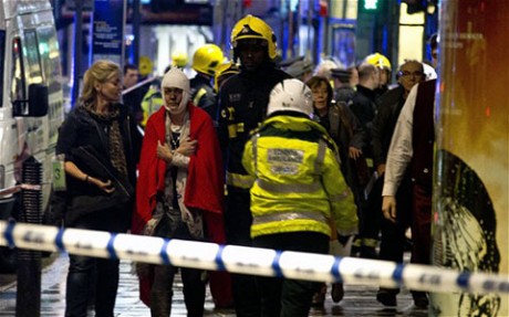 В лондонском театре Apollo обвалилась крыша: более 80 человек ранены