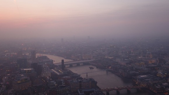 Уровень загрязнения воздуха в британской столице достиг рекордной отметки.