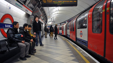 Пассажирам лондонского метро не нравятся вонючие попутчики