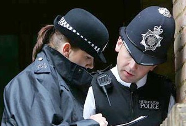 Полиция предлагает гражданам Великобритании самим вести расследования