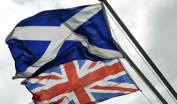 Лондон предлагает Шотландии более широкую автономию в обмен на отказ от идеи независимости