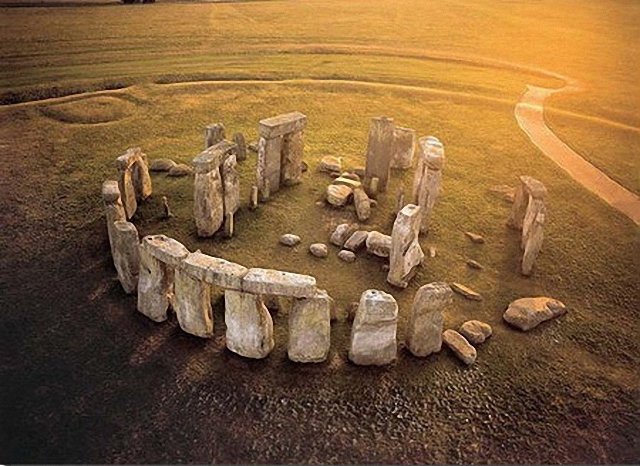 Рядом со Стоунхенджем, графство Уилтшир (Англия), британскими археологами обнаружено 17 ранее не известных сооружений