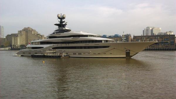 Туристам предложат арендовать супер-яхту на Темзе