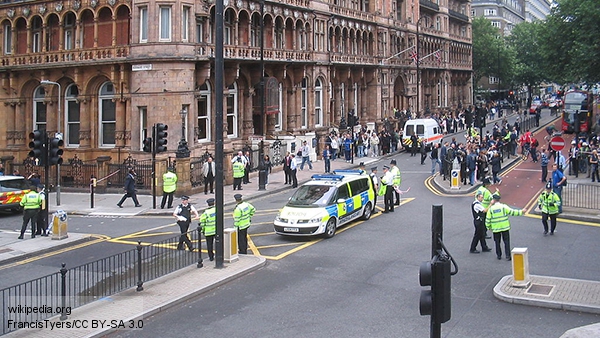 14 человек пострадали при взрыве газа в лондонском отеле