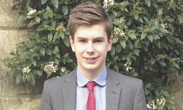 В парламент Великобритании баллотируются 19-летние подростки 